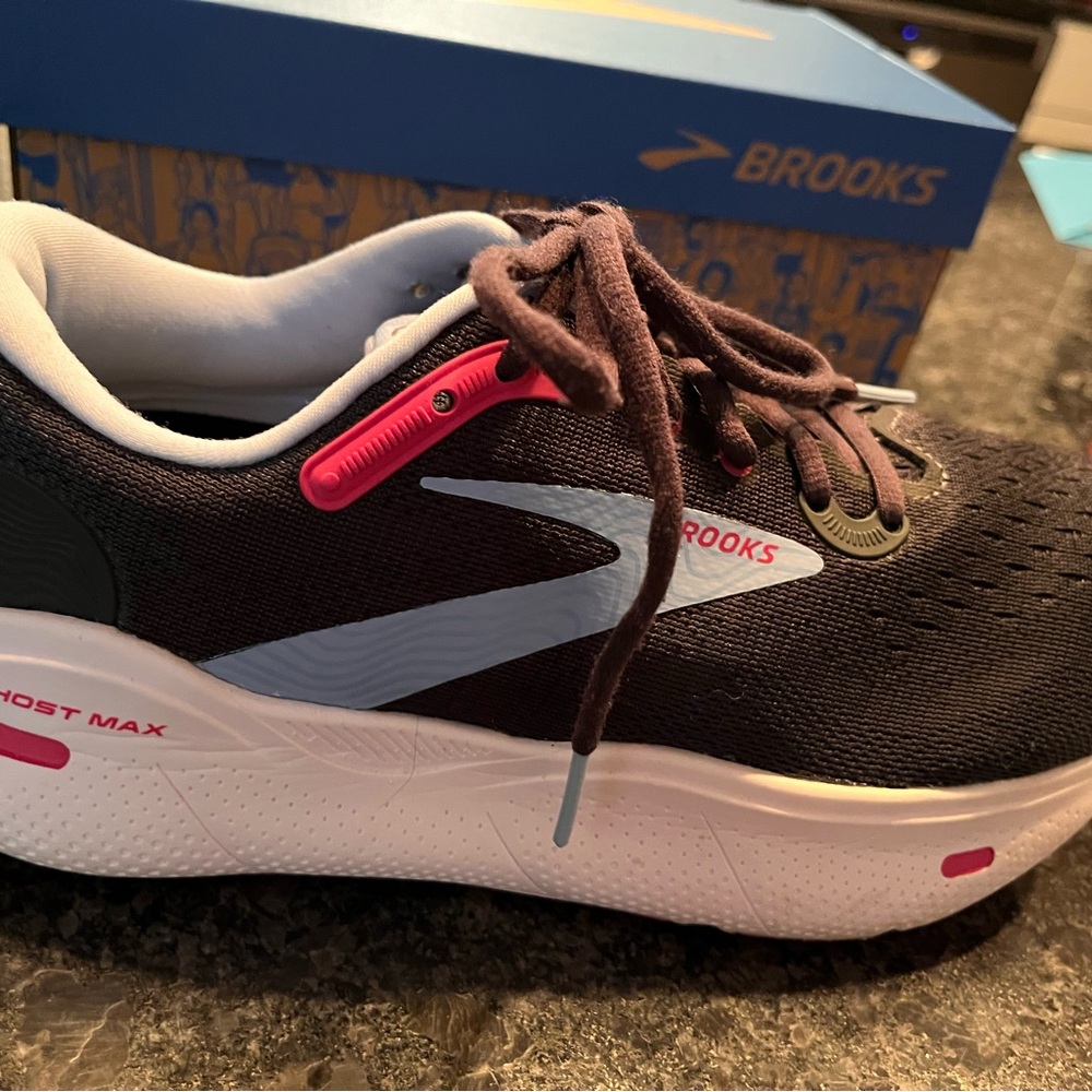 Brooks GhostMax Running Shoes
